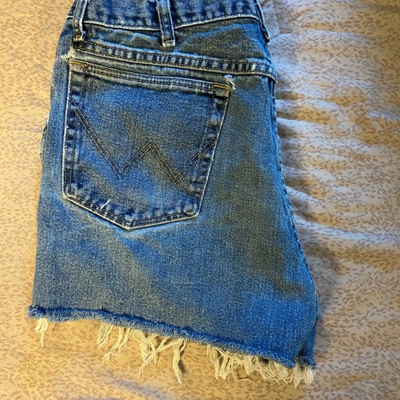 high rise wrangler shorts - Picture 2 of 3